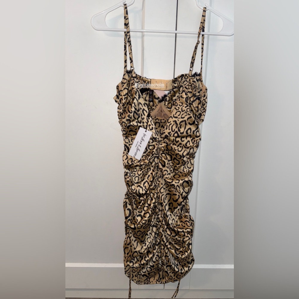 FOR LOVE & LEMONS X VICTORIAS SECRET FRANKIE LEOPARD DRESS - Picture 3 of 6